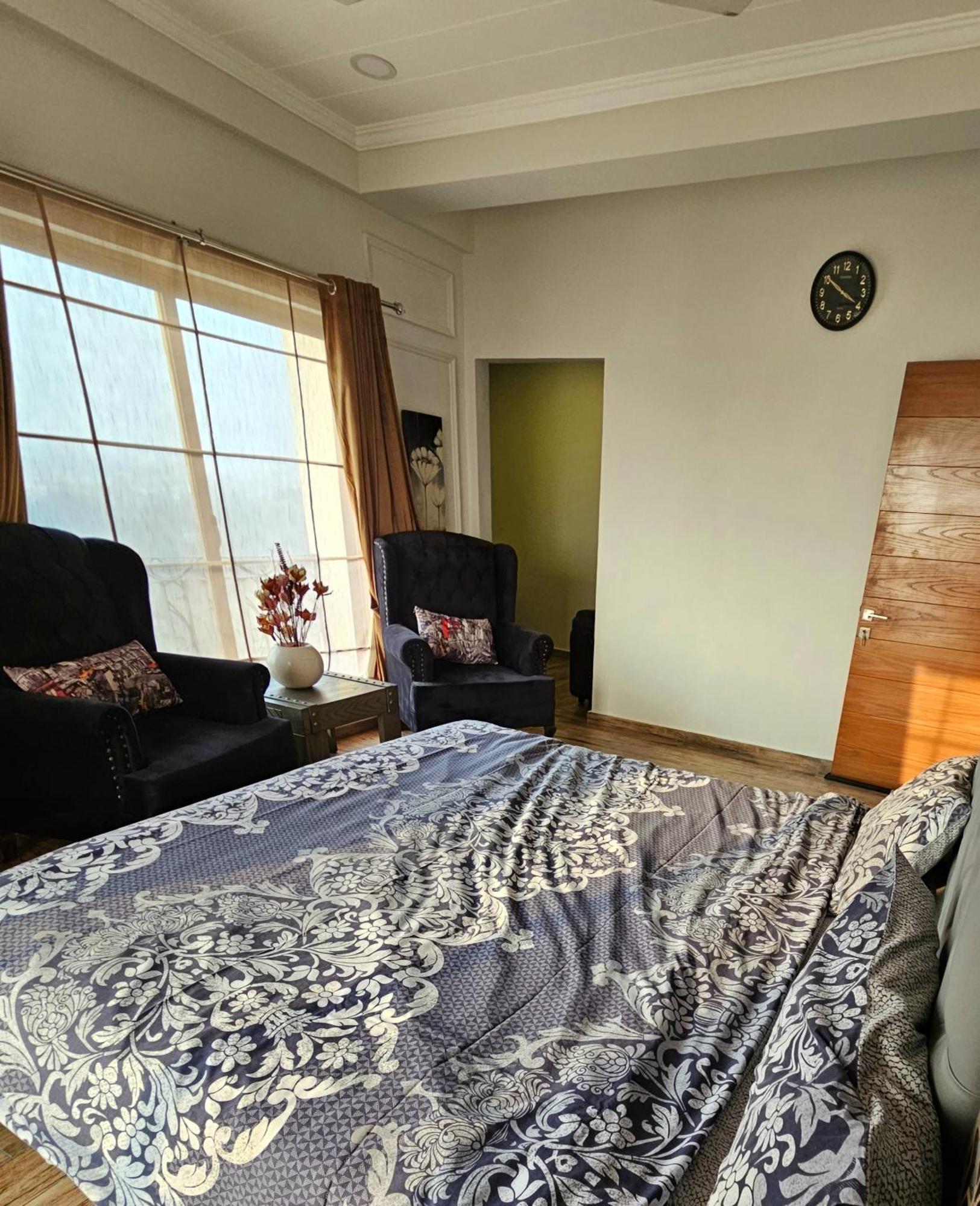 Aesthetic Scenic Luxurious Apartment - Bahria Heights Rawalpindi Exterior photo